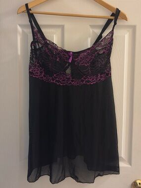 dainty black and purple delicate lace and mesh lingerie top/nightie